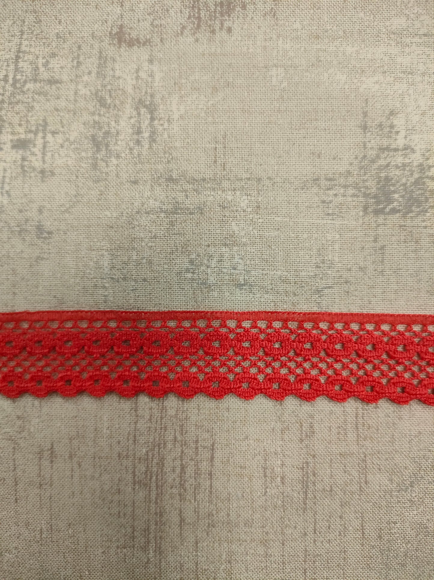 Puntilla Valencienne rojo.