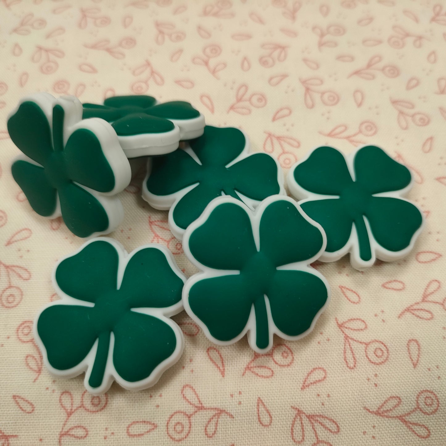 Topes de agujas Trebol .