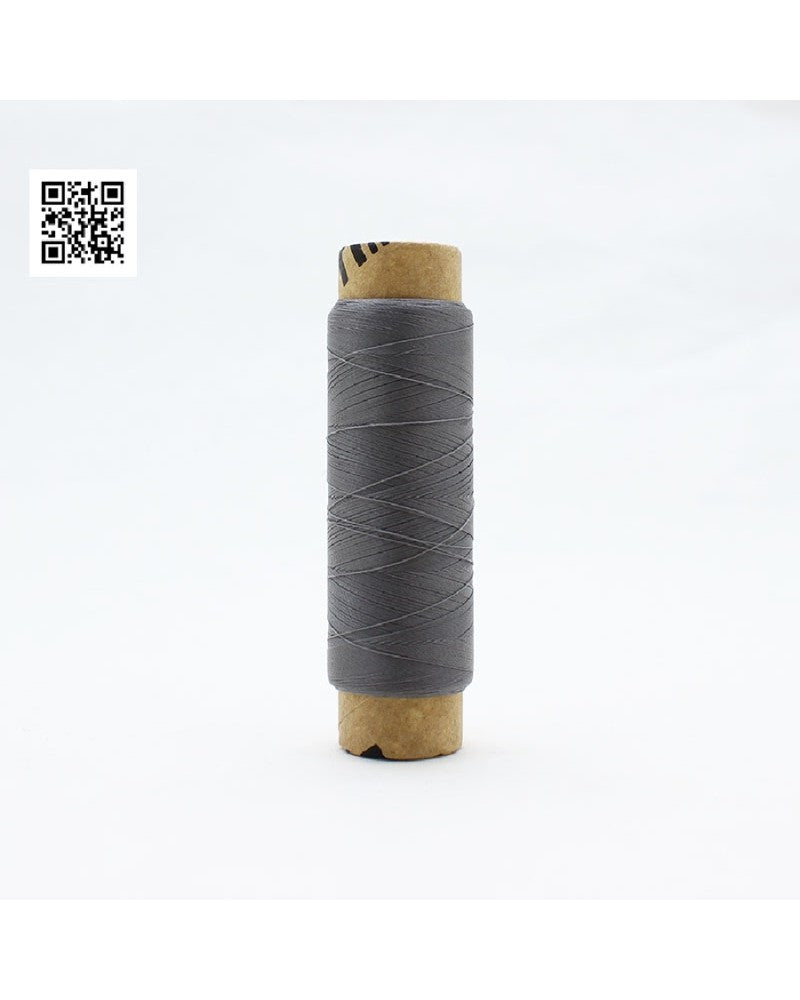 Hilo muy fino para aplicación invisible, acolchar a maquina con efecto invisible y punto escondido. Es ideal para que no se note la puntada. El carretes es de 250mts,