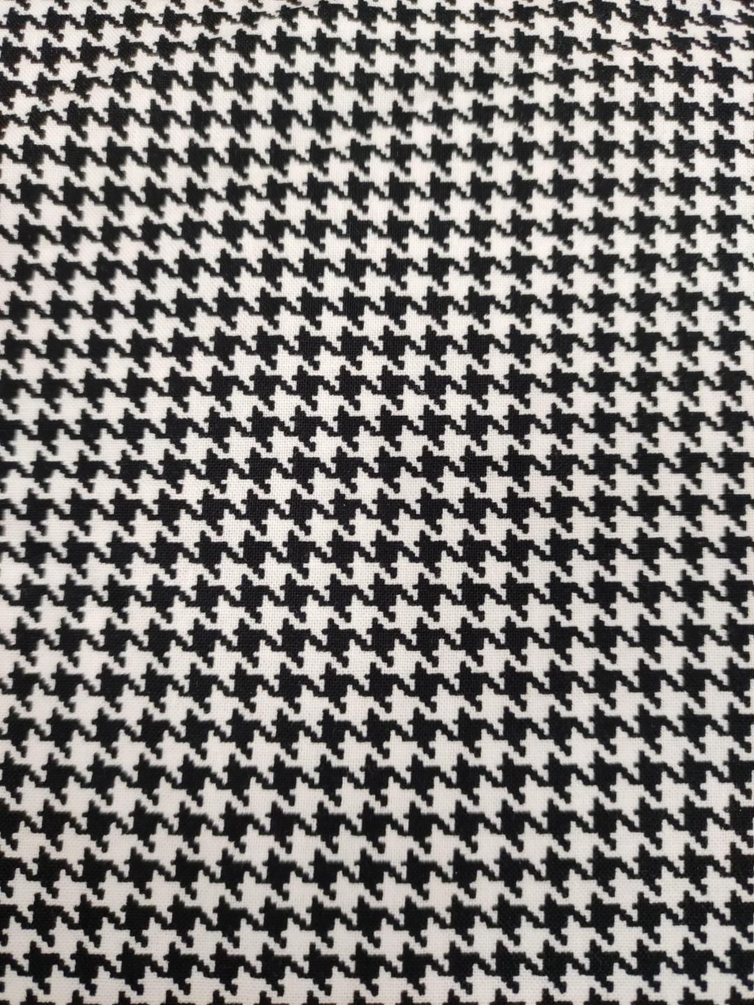 Tela básica pata de gallo.