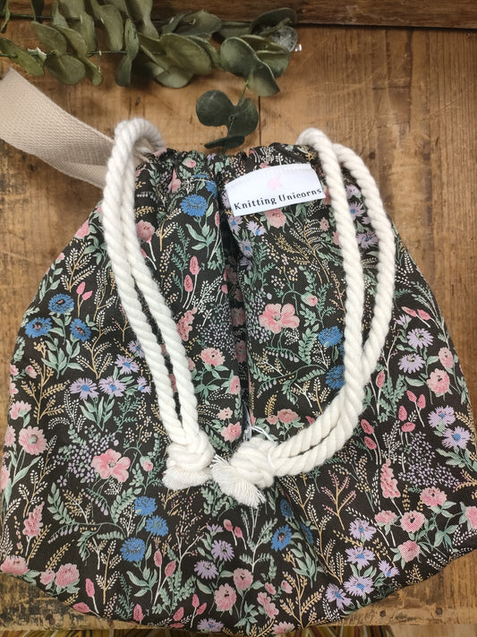 Bolsa Floral Knitting Unicorn.