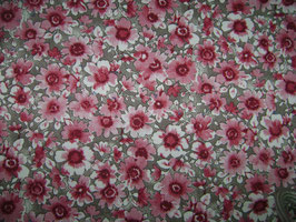 Sarga floral , ideal para confeccion composicion algodon y poliester .